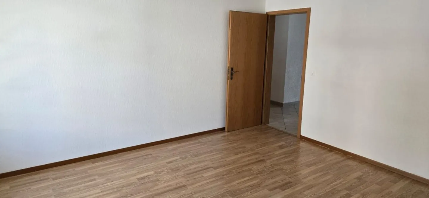 Beautiful Apartment 4.5 Rooms / 3 Bedrooms / Terrace with Lake and Mountain View - Photo 11 of 13