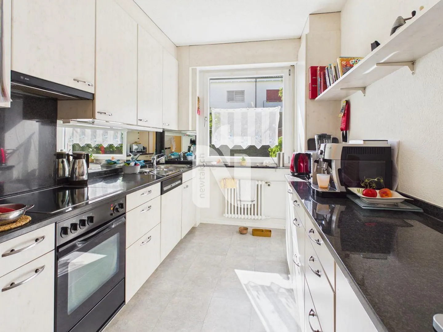 Family-friendly, sunny and well-kept with two balconies, garden... - Photo 13 of 13