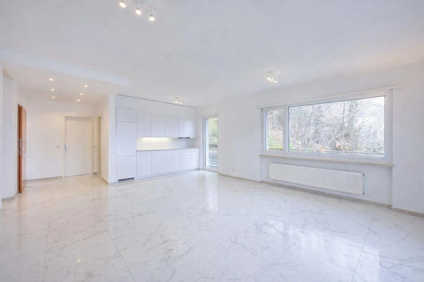 Elegante Wohnung mit Seeblick - Foto 3 von 8
