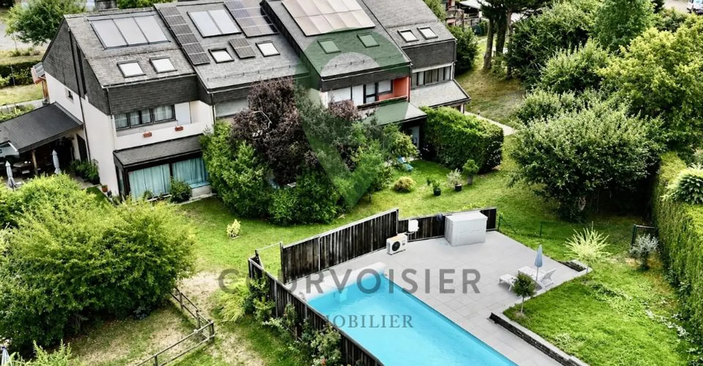 Triplex ristrutturato con giardino - Foto 1 di 13