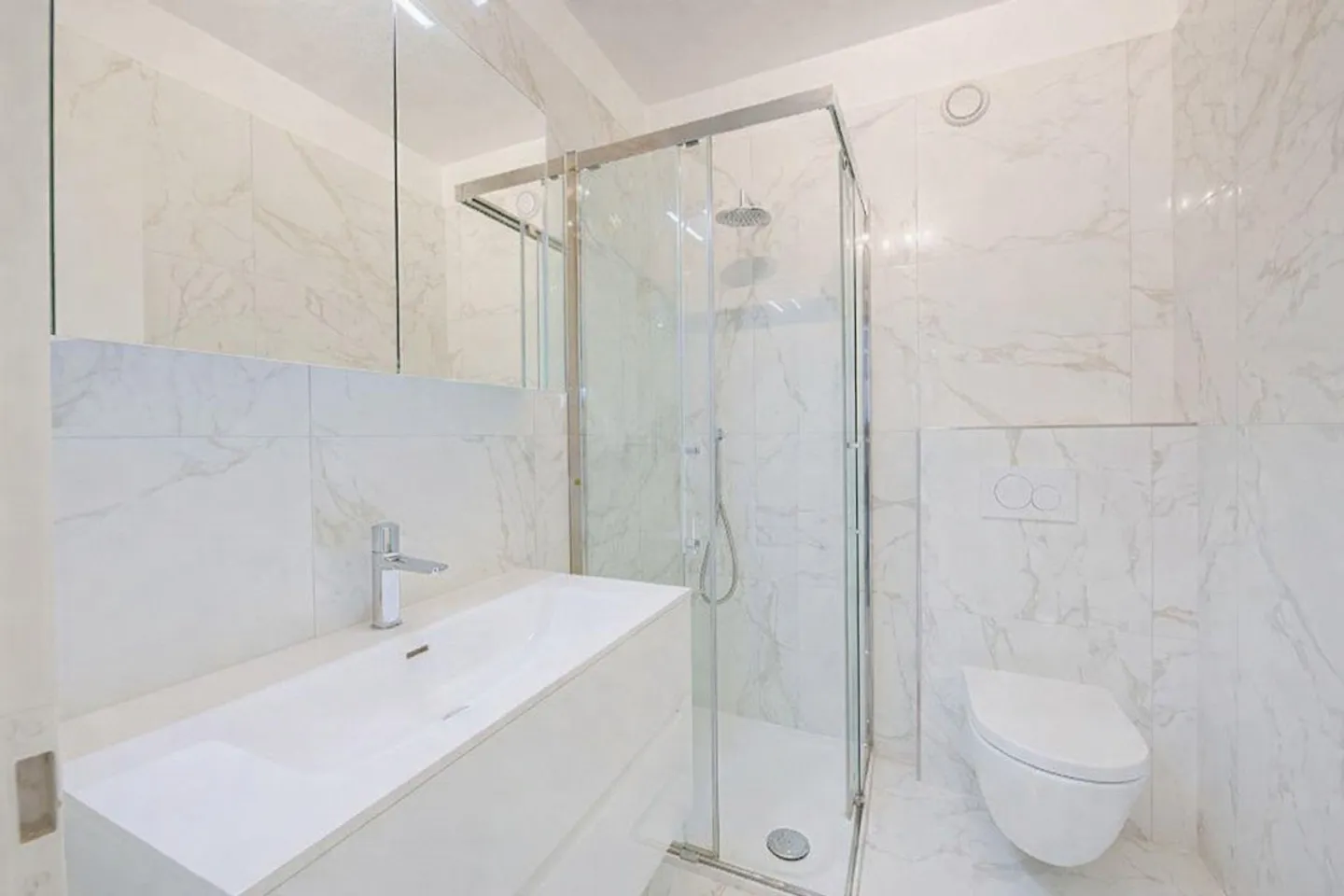 Elegante Wohnung mit Seeblick - Foto 8 von 8