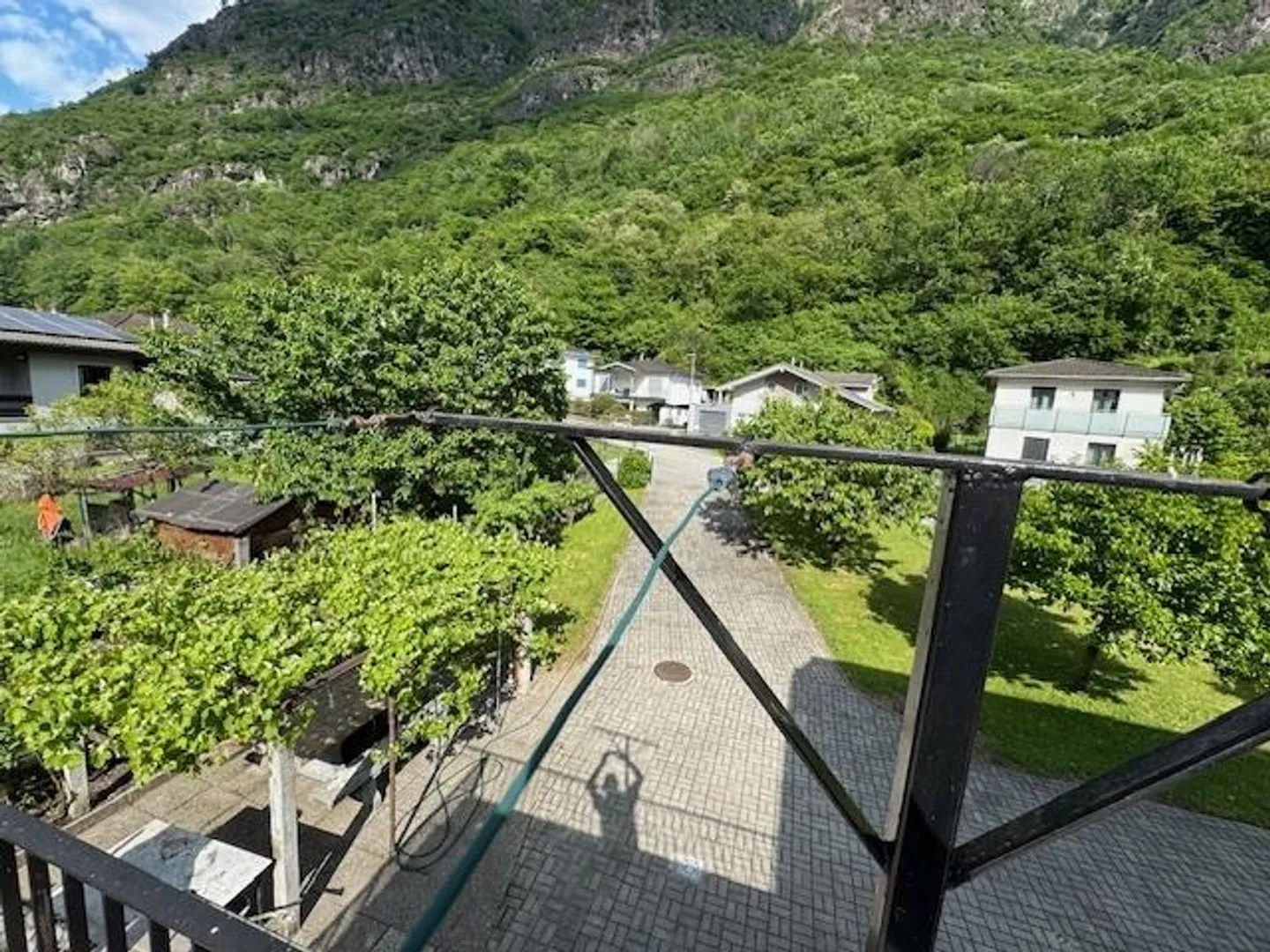 BIASCA - Einfamilienhaus mit großem Garten und 2 Garagen - Foto 11 von 17