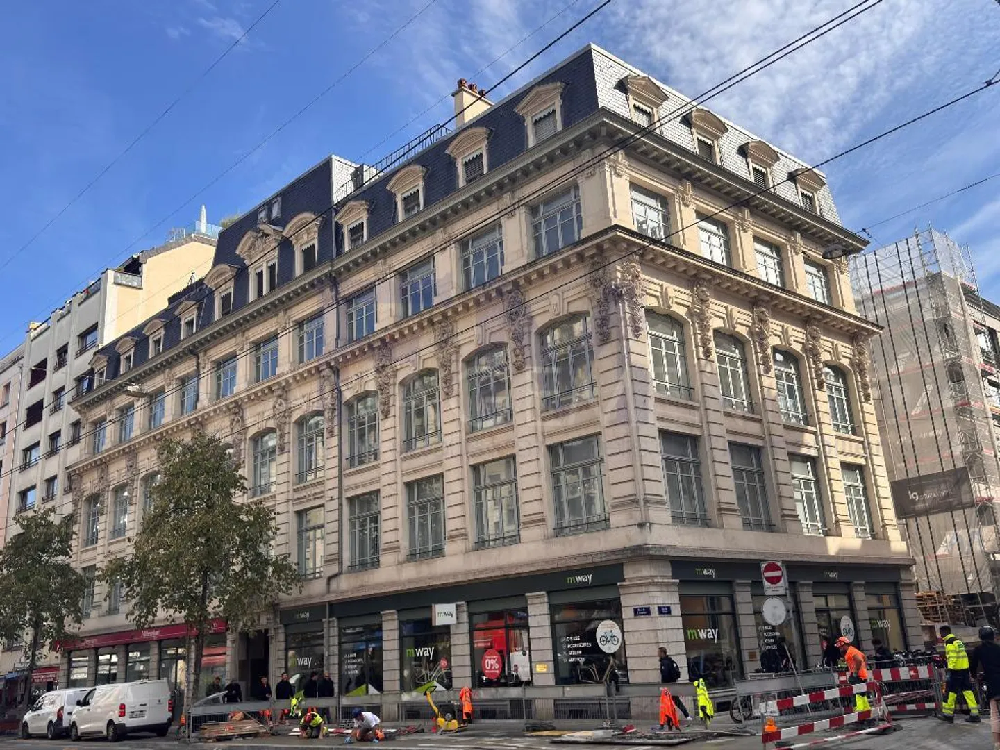 Lausanne Street - Arcades of approximately 196m2/PPE - Photo 4 of 5