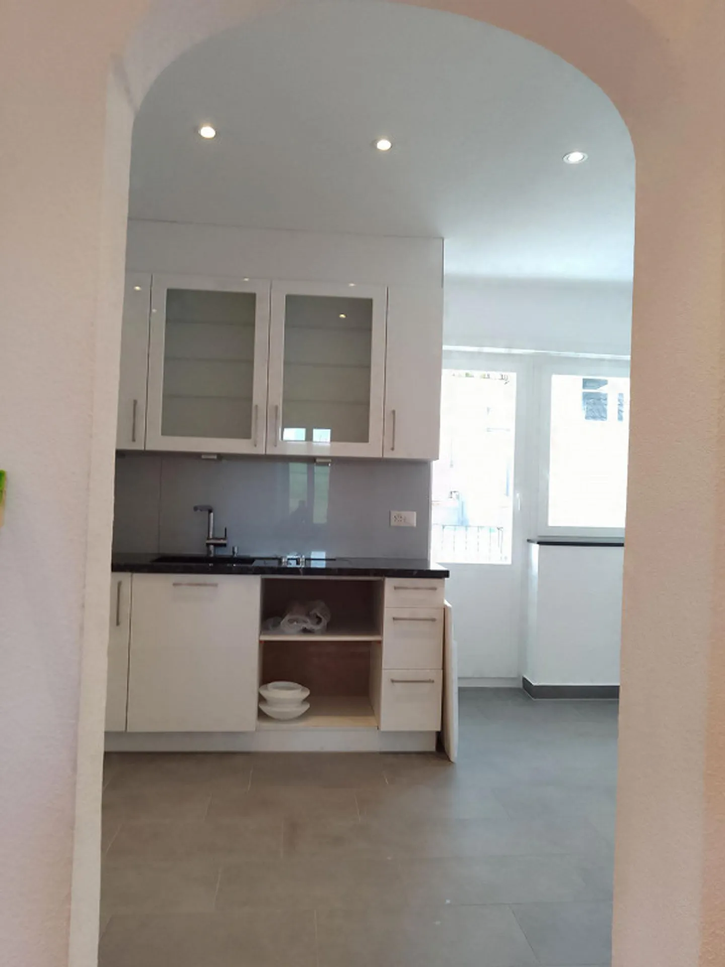 Ampio appartamento di 4,5 locali in affitto a Cham. - Foto 4 di 13