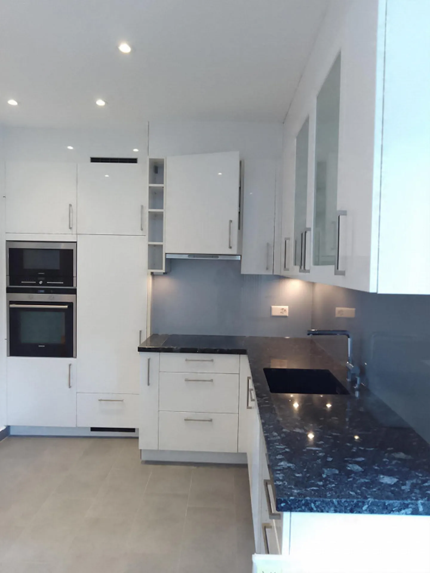 Ampio appartamento di 4,5 locali in affitto a Cham. - Foto 5 di 13