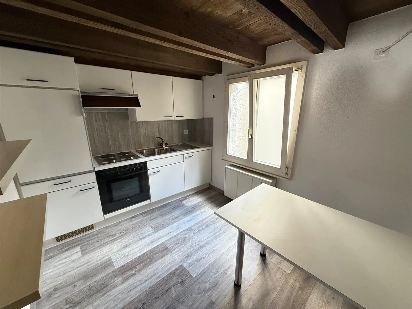 Residential building 8 rooms - Photo 2 of 12