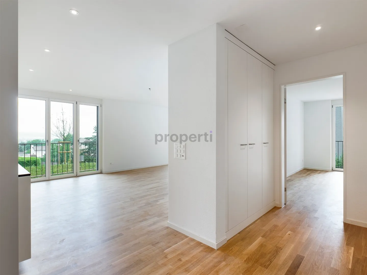 Spacious and modern 3.5-room apartment in Grenchen - Photo 4 of 11