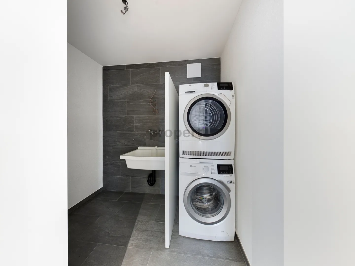 Spacious and modern 3.5-room apartment in Grenchen - Photo 8 of 11
