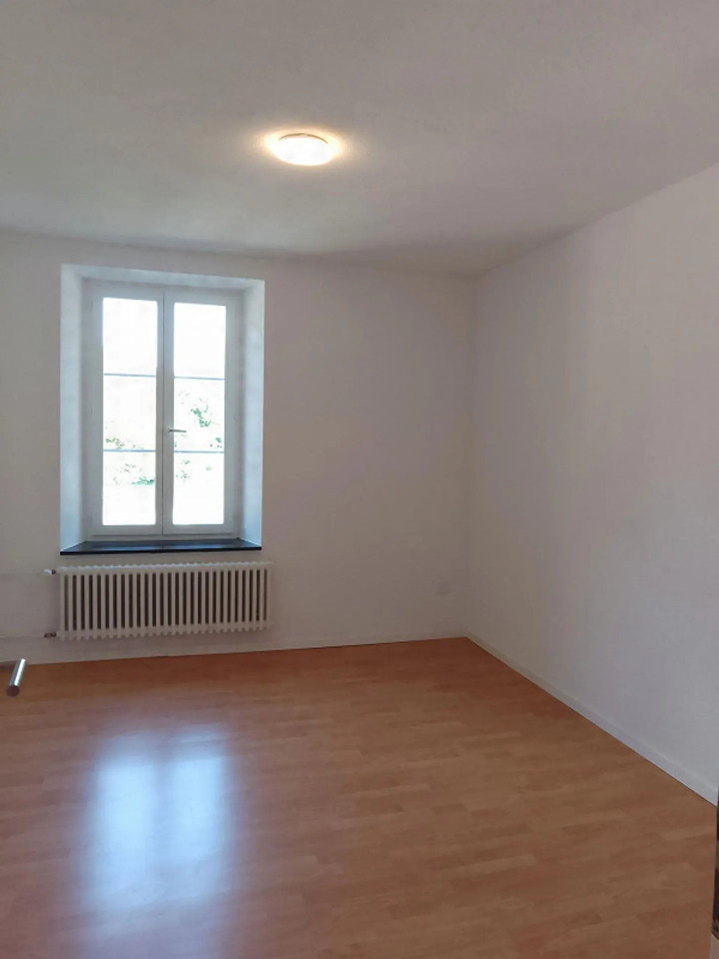 Ampio appartamento di 4,5 locali in affitto a Cham. - Foto 13 di 13