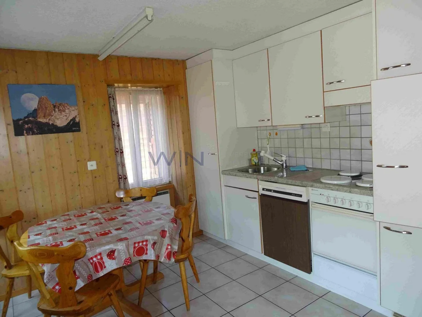 Charmant appartement de 3,5 pièces au cœur d'Eischoll - Photo 3 sur 5