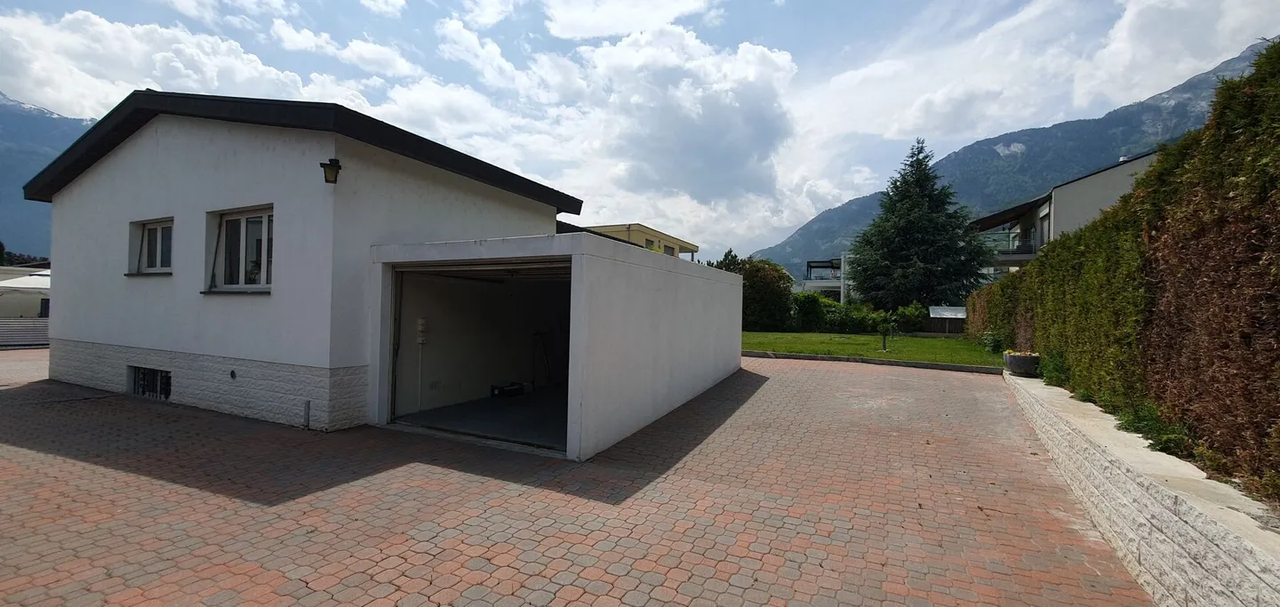 Casa indipendente 6 stanze con terrazza, terreno e garage-box - Foto 2 di 12