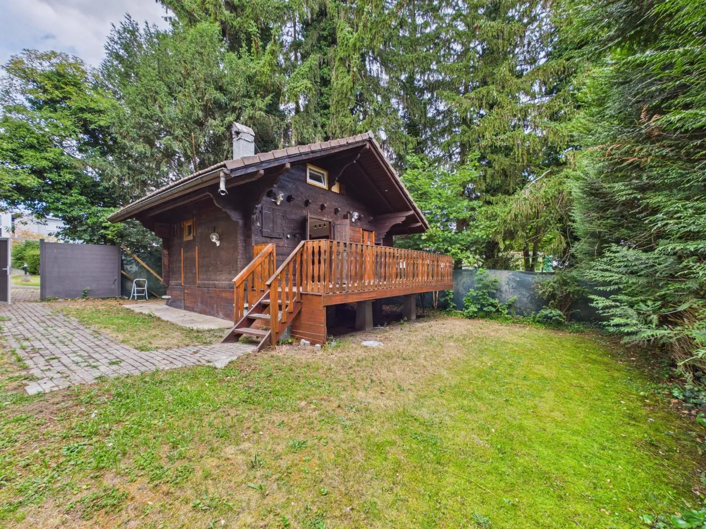 Authentic charm of wood, modern execution and terrace on the edge of green space - Photo 1 of 12