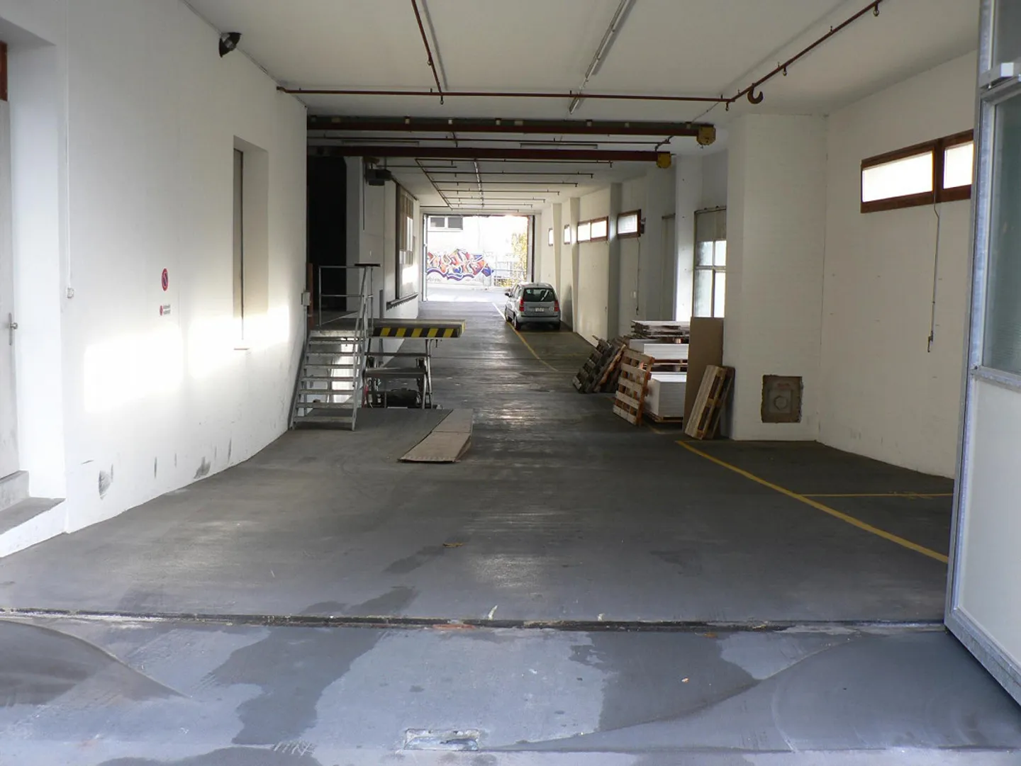 Espace commercial, logistique, bureau ou entrepôt abordable à louer - Photo 17 sur 18