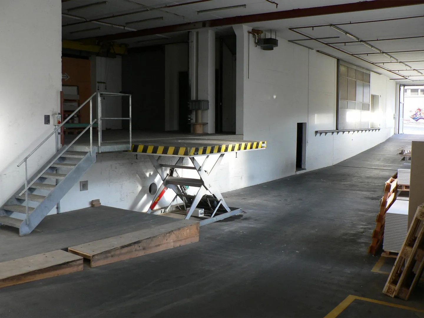 Espace commercial, logistique, bureau ou entrepôt abordable à louer - Photo 18 sur 18