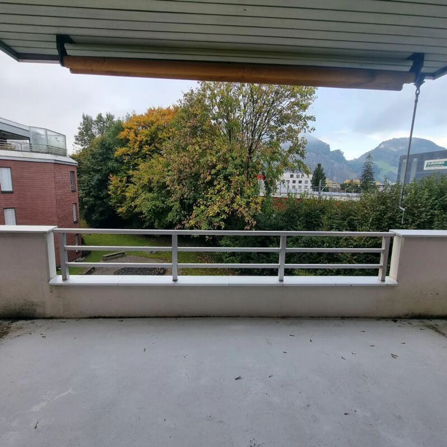 Appartamento 2.5 locali in posizione centrale a Stansstad - Foto 3 di 6