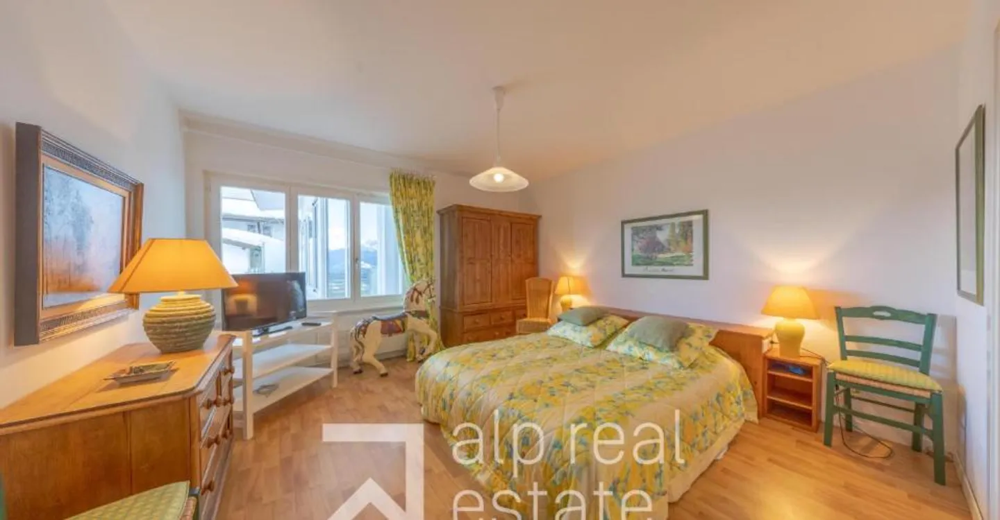 Exceptional penthouse with breathtaking views of the Alps - Photo 11 of 13