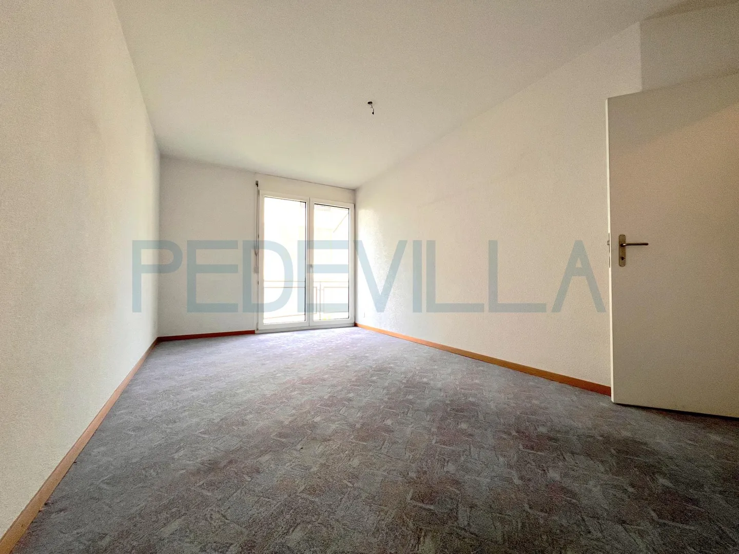 Charming 2.5-room apartment located on the 1st floor - Photo 5 of 12