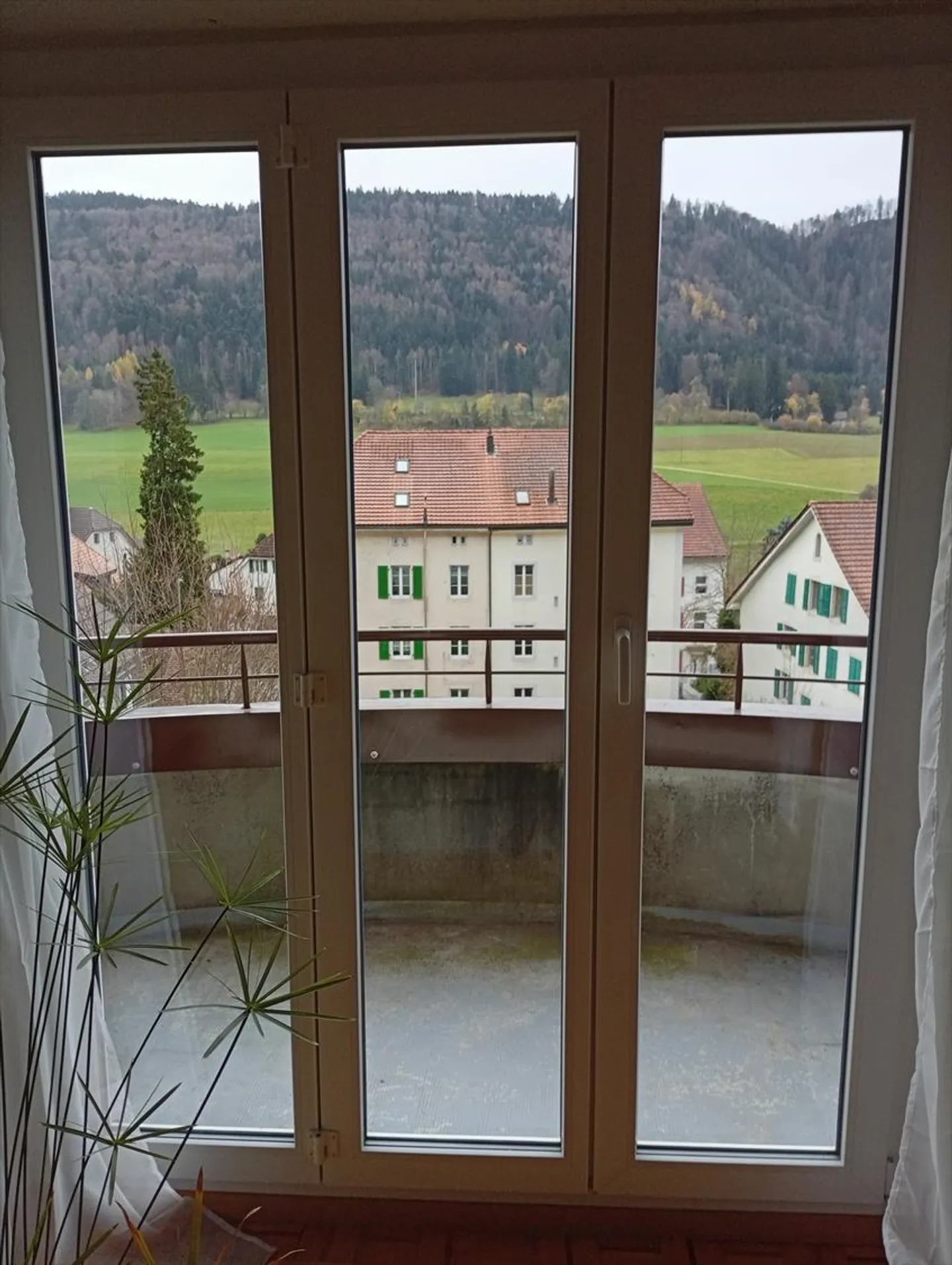 À louer : appartement 3.5 pièces avec balcon - Crêt-Besson 11, Sonvilier - Photo 3 sur 9