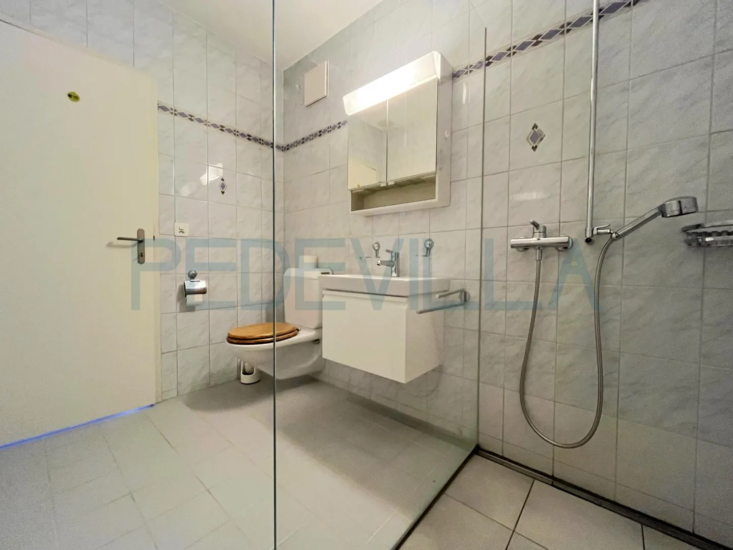 Charming 2.5-room apartment located on the 1st floor - Photo 6 of 12