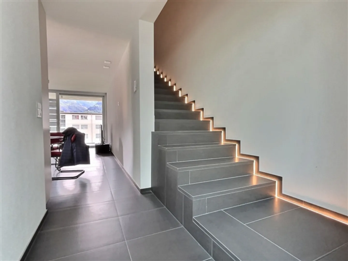 Maisonette moderne et atypique - 4,5 pièces - Photo 8 sur 13