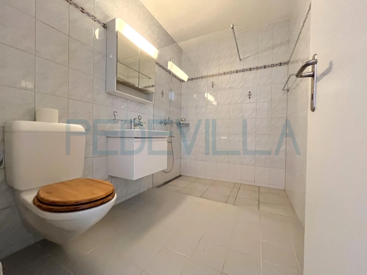 Charming 2.5-room apartment located on the 1st floor - Photo 7 of 12