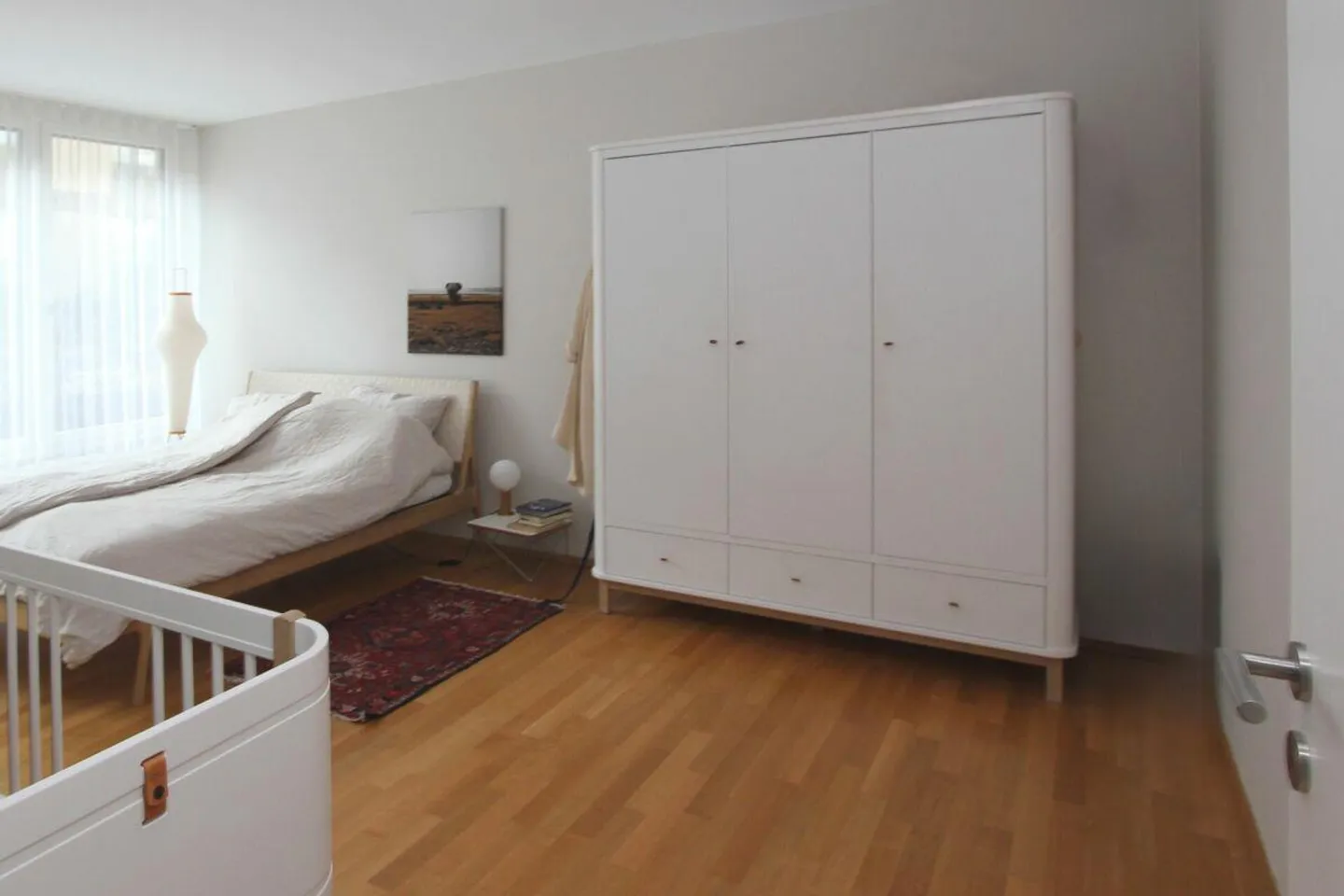 Moderne 3.5-Zimmerwohnung mit Garten und Autoeinstellplatz - Foto 6 von 12
