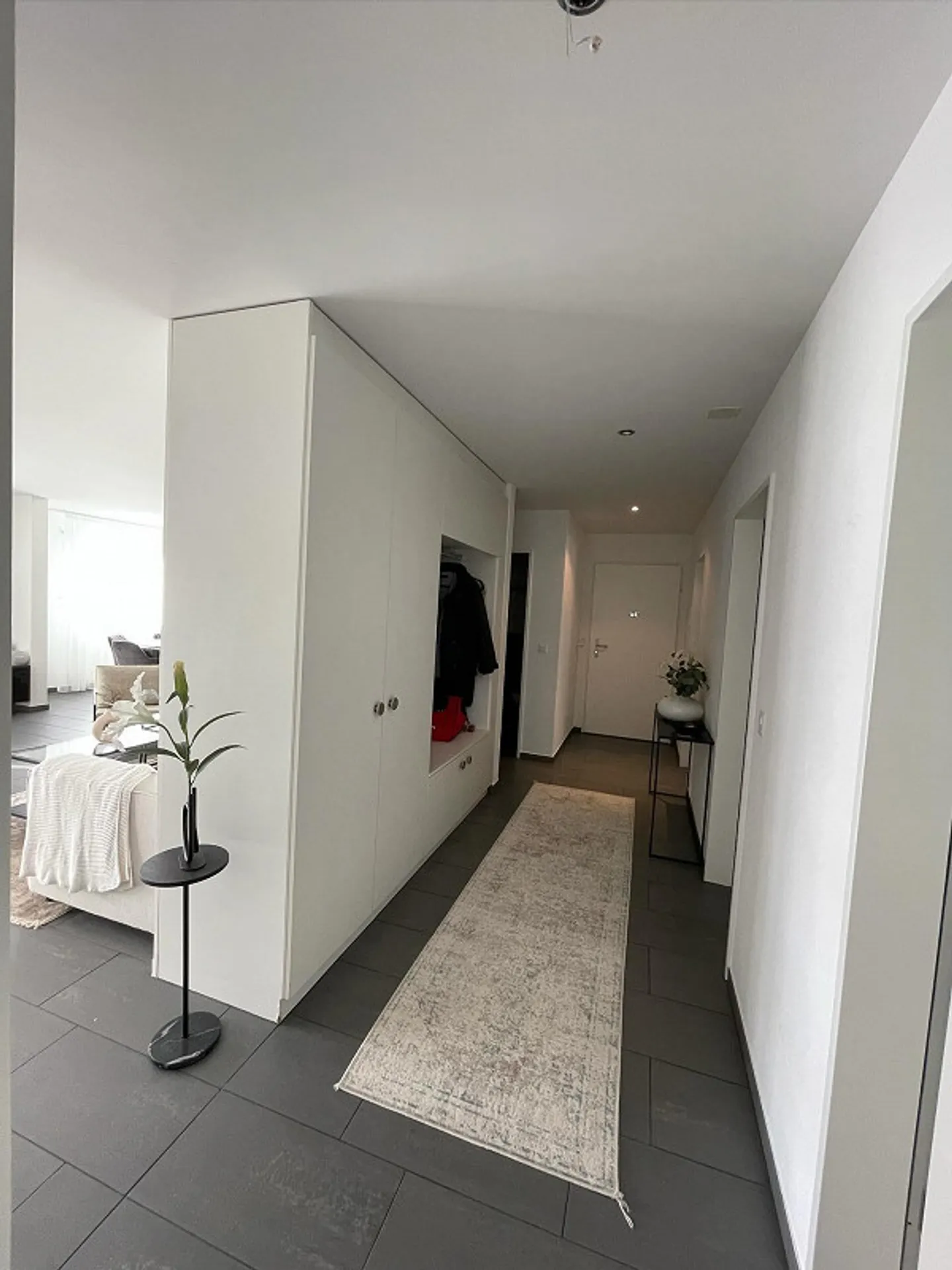 Moderne 4.5-Zimmer-Wohnung mit Balkon und Garage in Hunzenschwil - Foto 4 von 15