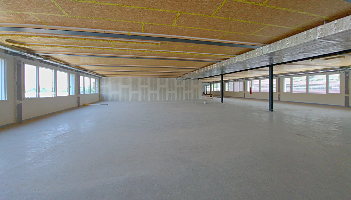 Office spaces in an attractive environment near Root-D4 station! - Photo 2 of 6