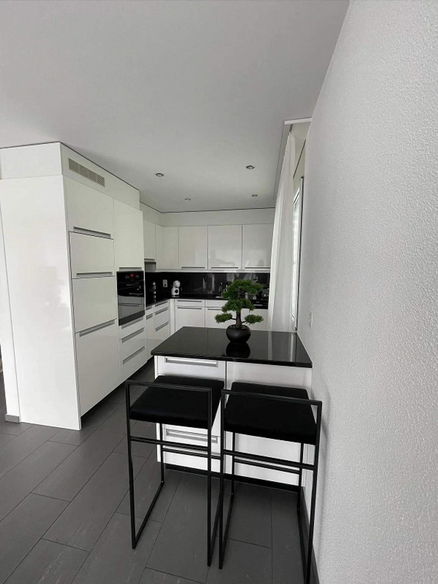 Moderne 4.5-Zimmer-Wohnung mit Balkon und Garage in Hunzenschwil - Foto 6 von 15