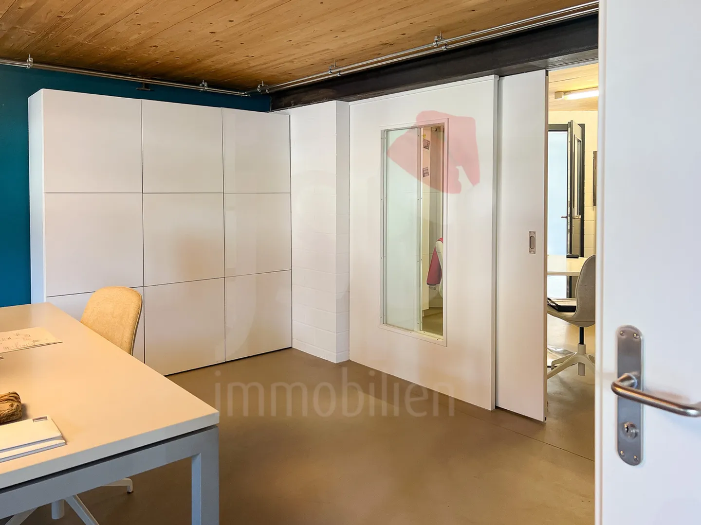 In the middle of the village; premises for office, sales - Photo 8 of 11