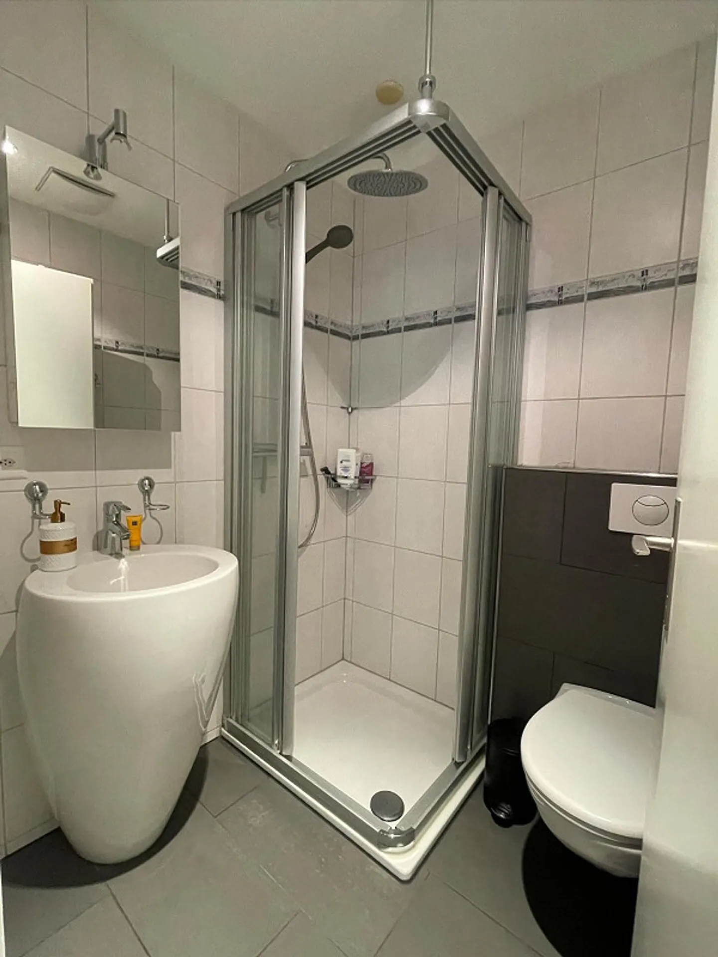 Moderne 4.5-Zimmer-Wohnung mit Balkon und Garage in Hunzenschwil - Foto 11 von 15