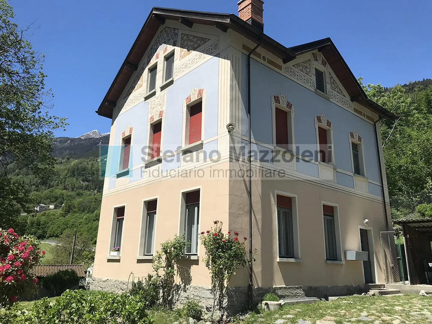 FAIDO - House with 3 apartments - great location - Photo 1 of 20