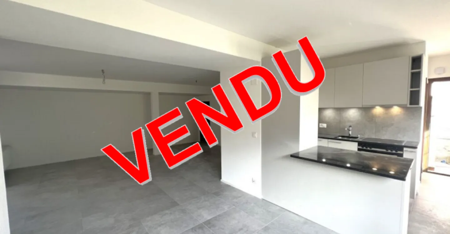Renovated 1.5 Room Apt - Photo 1 of 6