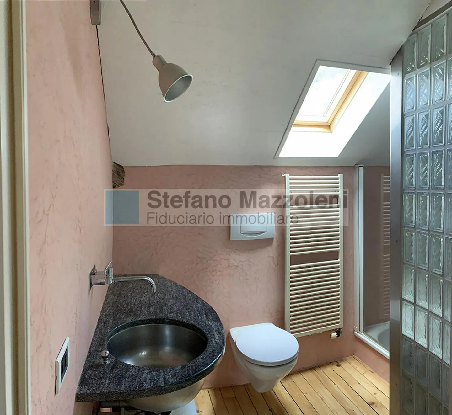 FAIDO - House with 3 apartments - great location - Photo 14 of 20