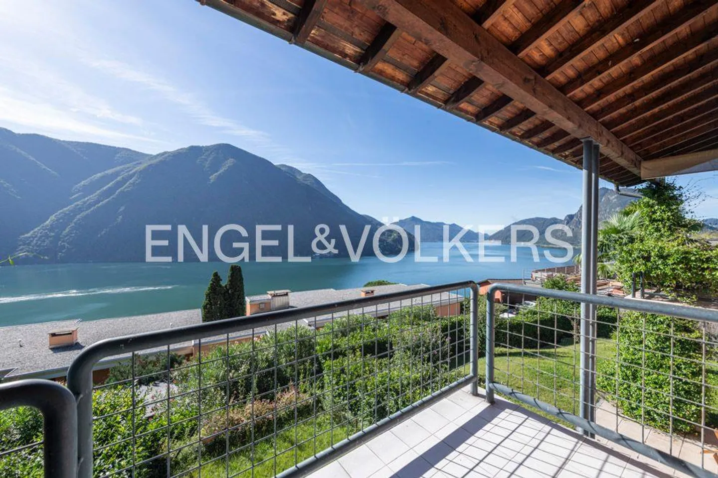 Charmantes Haus mit Seeblick - Foto 1 von 5
