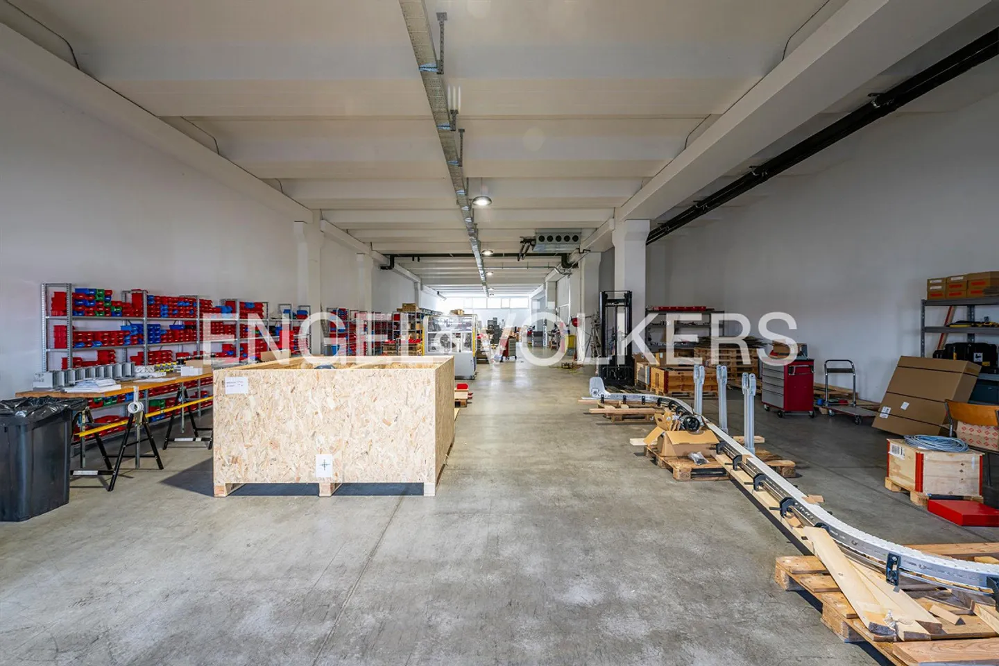 Grosses Lagerhaus in Bedano - Foto 1 von 11