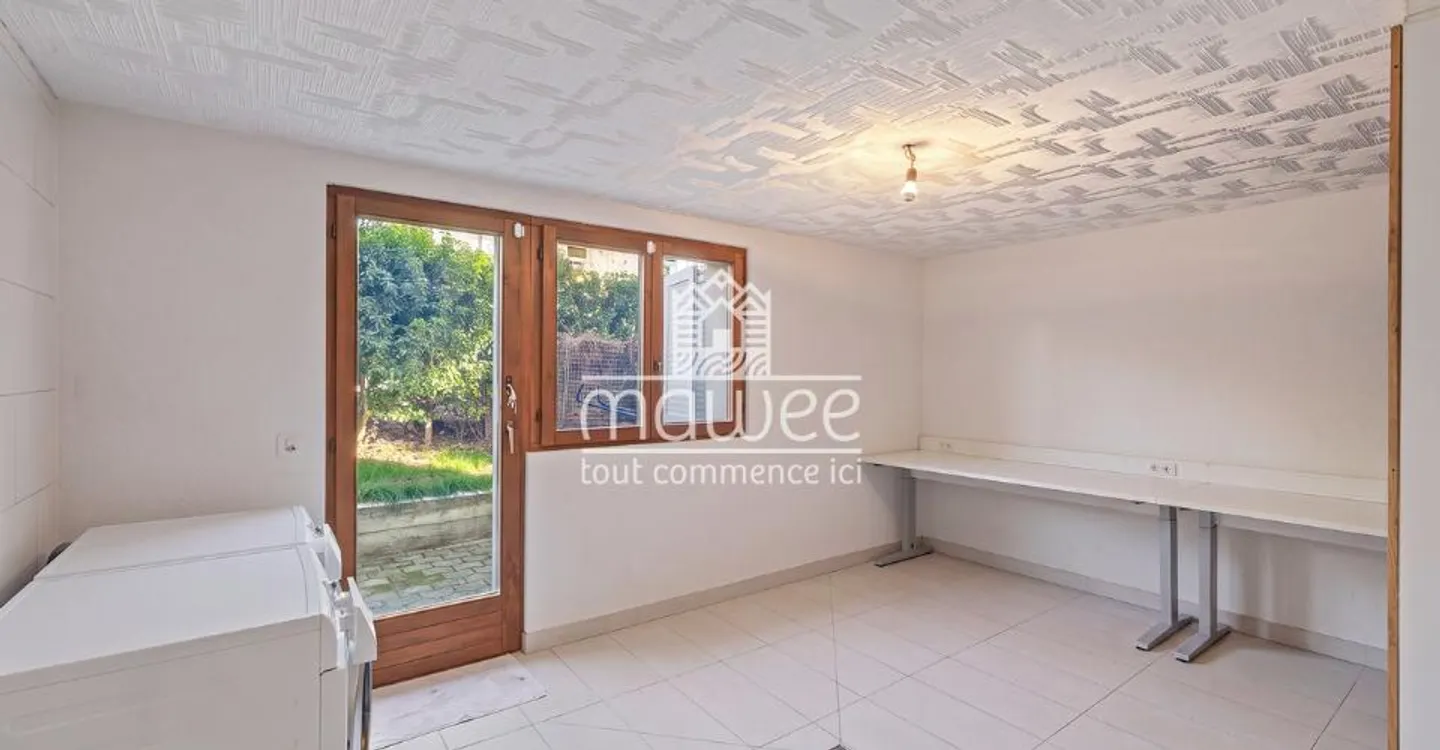 Spacious individual villa of 237m2 with garden in Saillon - Photo 9 of 12
