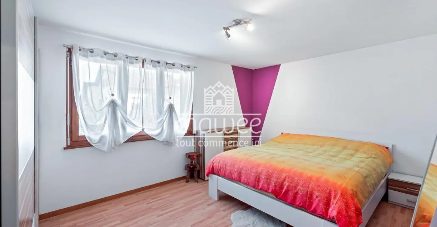 Spacious individual villa of 237m2 with garden in Saillon - Photo 4 of 12