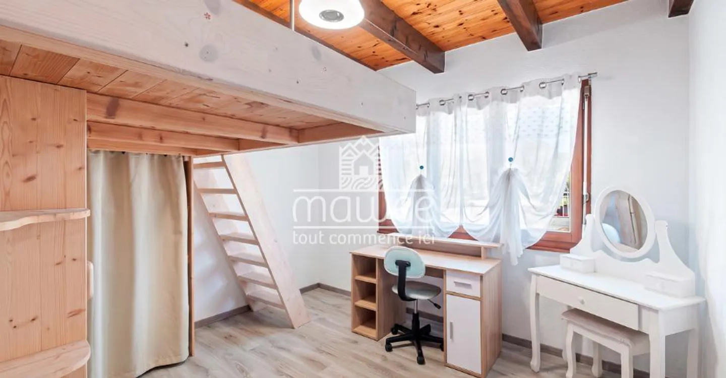 Spacious individual villa of 237m2 with garden in Saillon - Photo 5 of 12