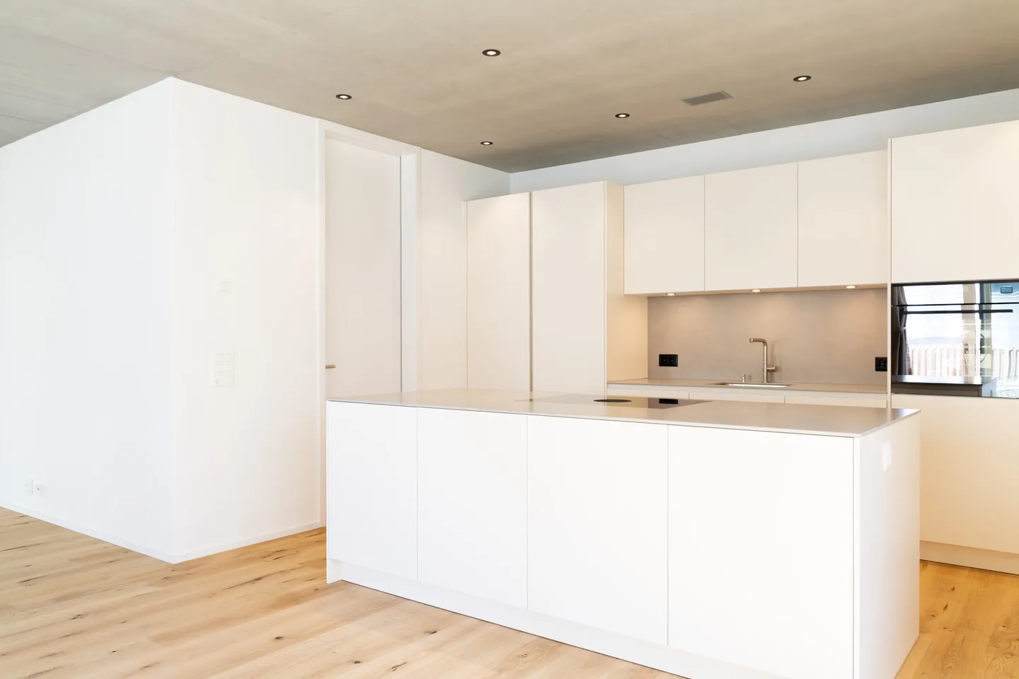 Appartement spacieux avec jardin - Photo 4 sur 10