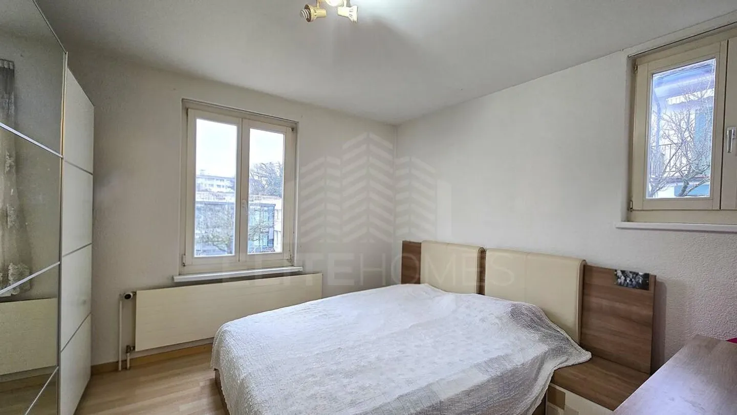 Maison individuelle dans un emplacement central avec un grand potentiel - Photo 3 sur 6