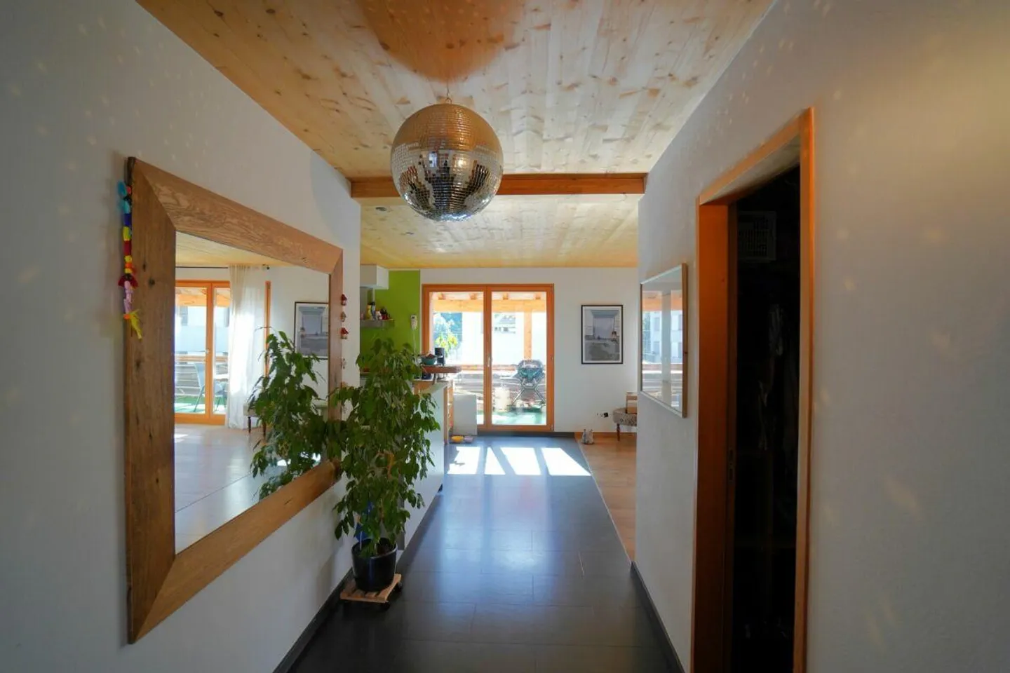 Appartamento 5.5 stanze PER I LOCALI - Foto 1 di 13