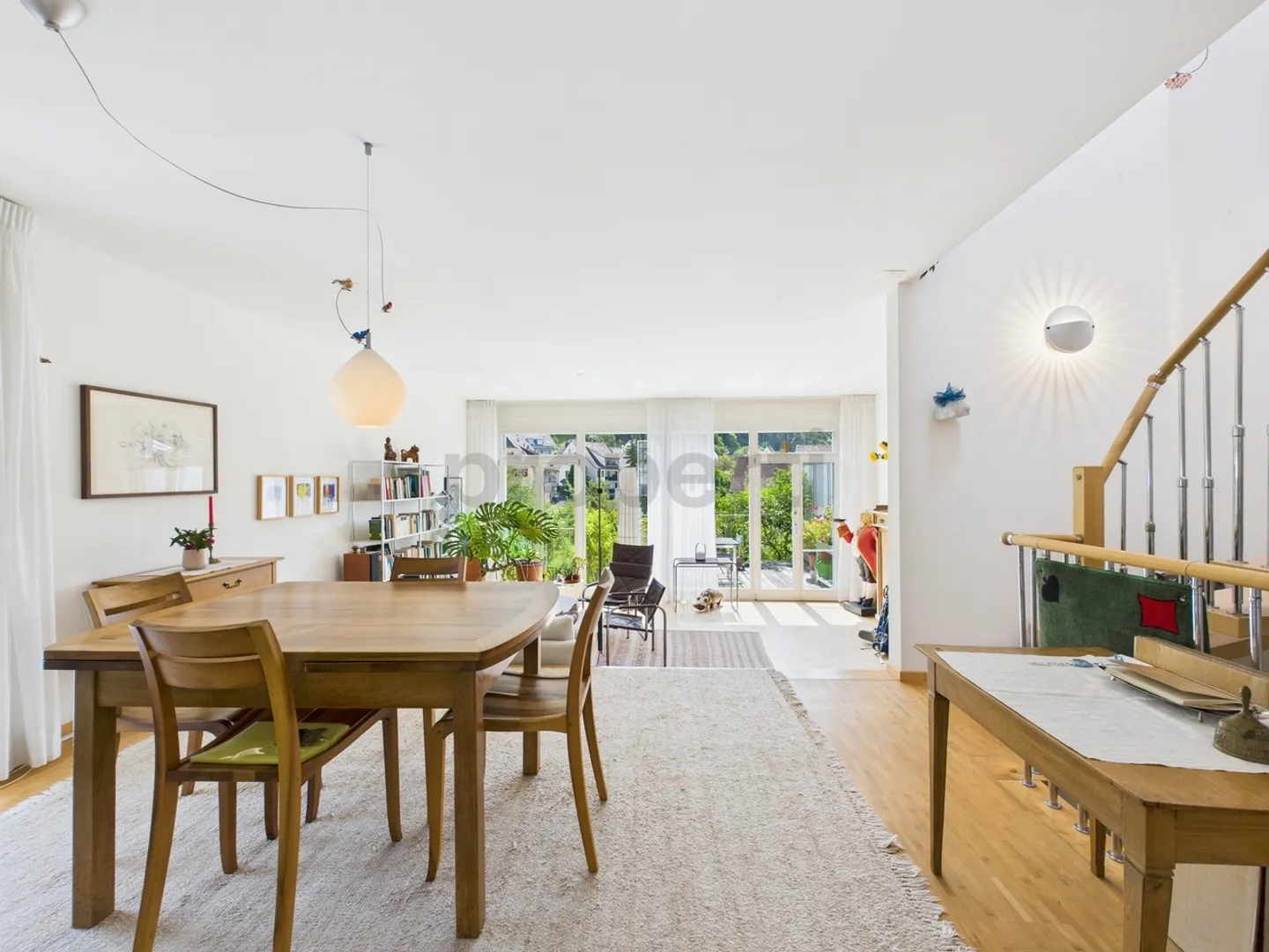 Incantevole casa angolare di 4,5 stanze con bel giardino - Foto 5 di 13