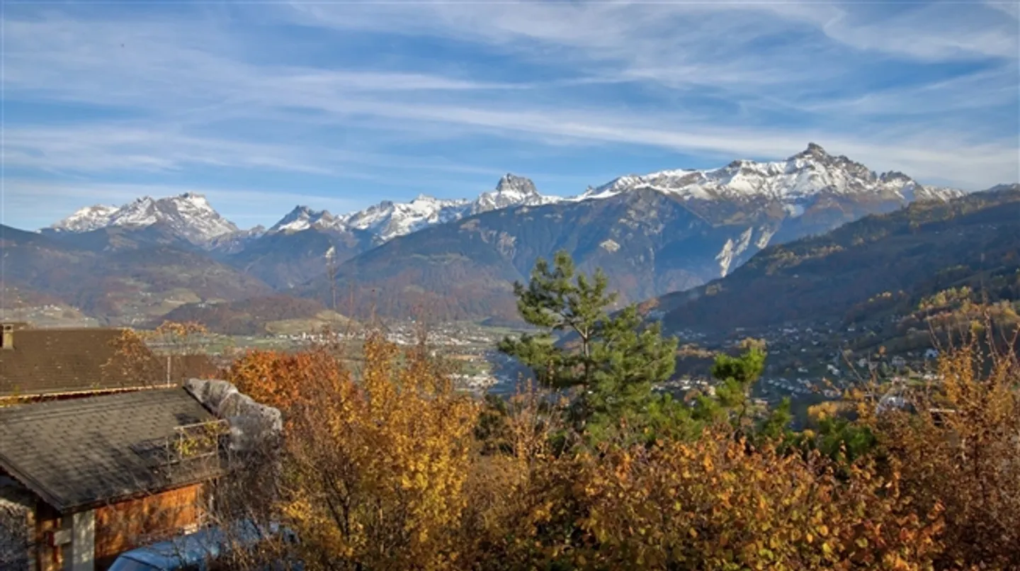 «Chalet mit 2 Wohnungen, ideal für Investoren» - Foto 1 von 16