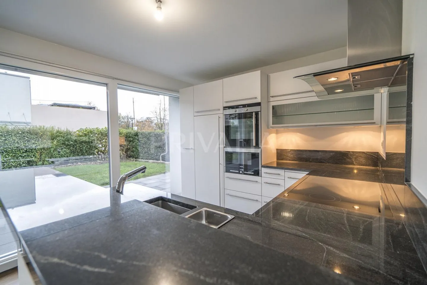 Maison mitoyenne contemporaine - Photo 5 sur 10