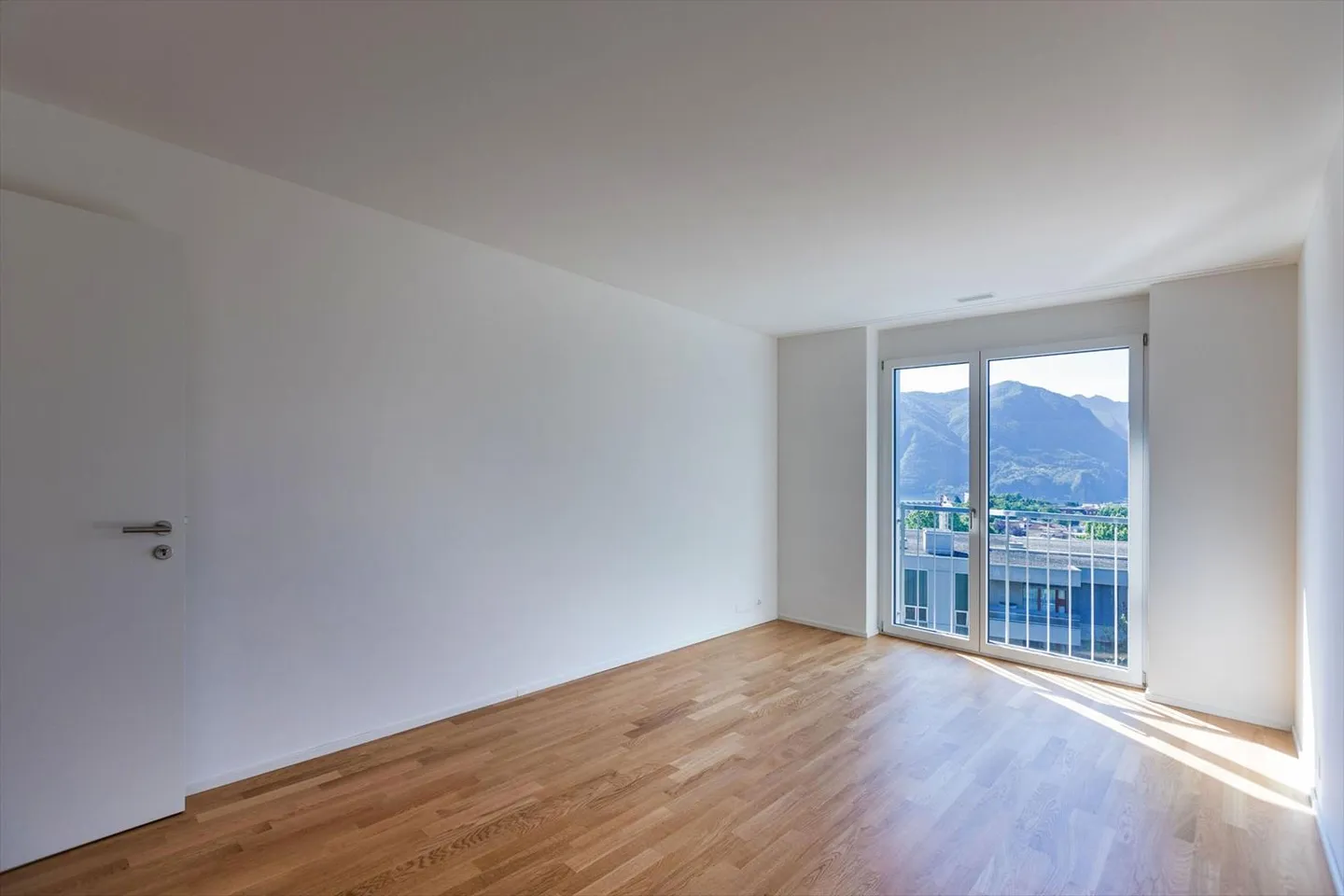 Massagno, modern 2.5-room apartment in a super central location - Photo 3 of 5