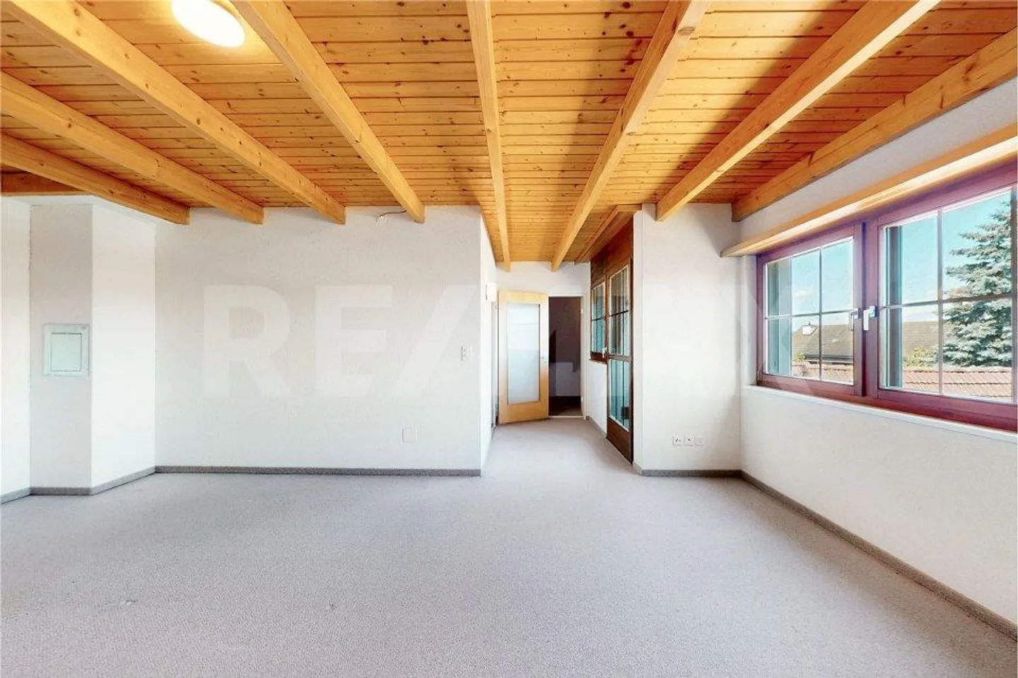 Now NEW with its own plot and 3 to 4 private parking spaces. - Photo 6 of 13