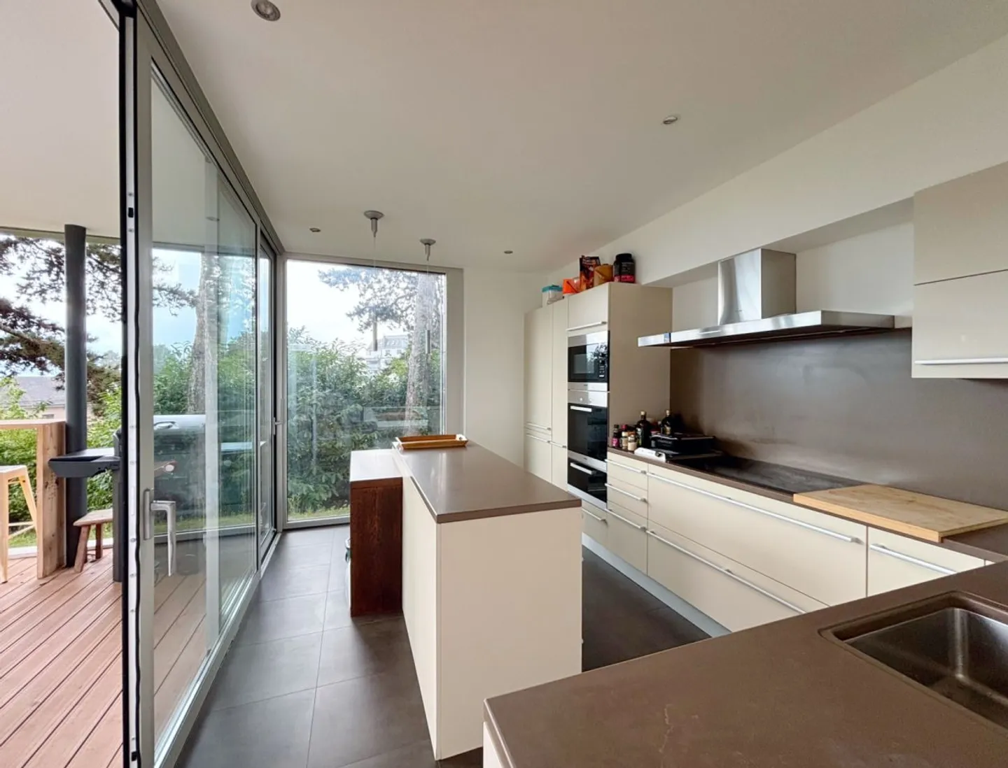 Appartement moderne de 5,5 pièces au rez-de-chaussée avec jardin et vue sur le lac à Vevey - Photo 3 sur 13