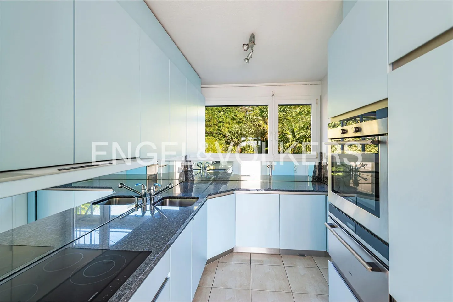 Sunny Penthouse Apartment Above Lake Maggiore (23) - Photo 4 of 10