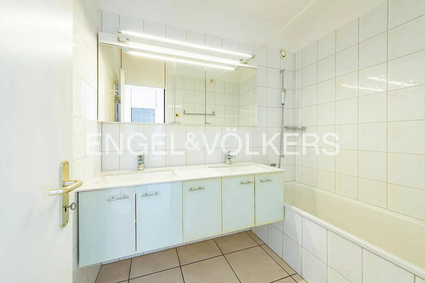 Sunny Penthouse Apartment Above Lake Maggiore (23) - Photo 8 of 10